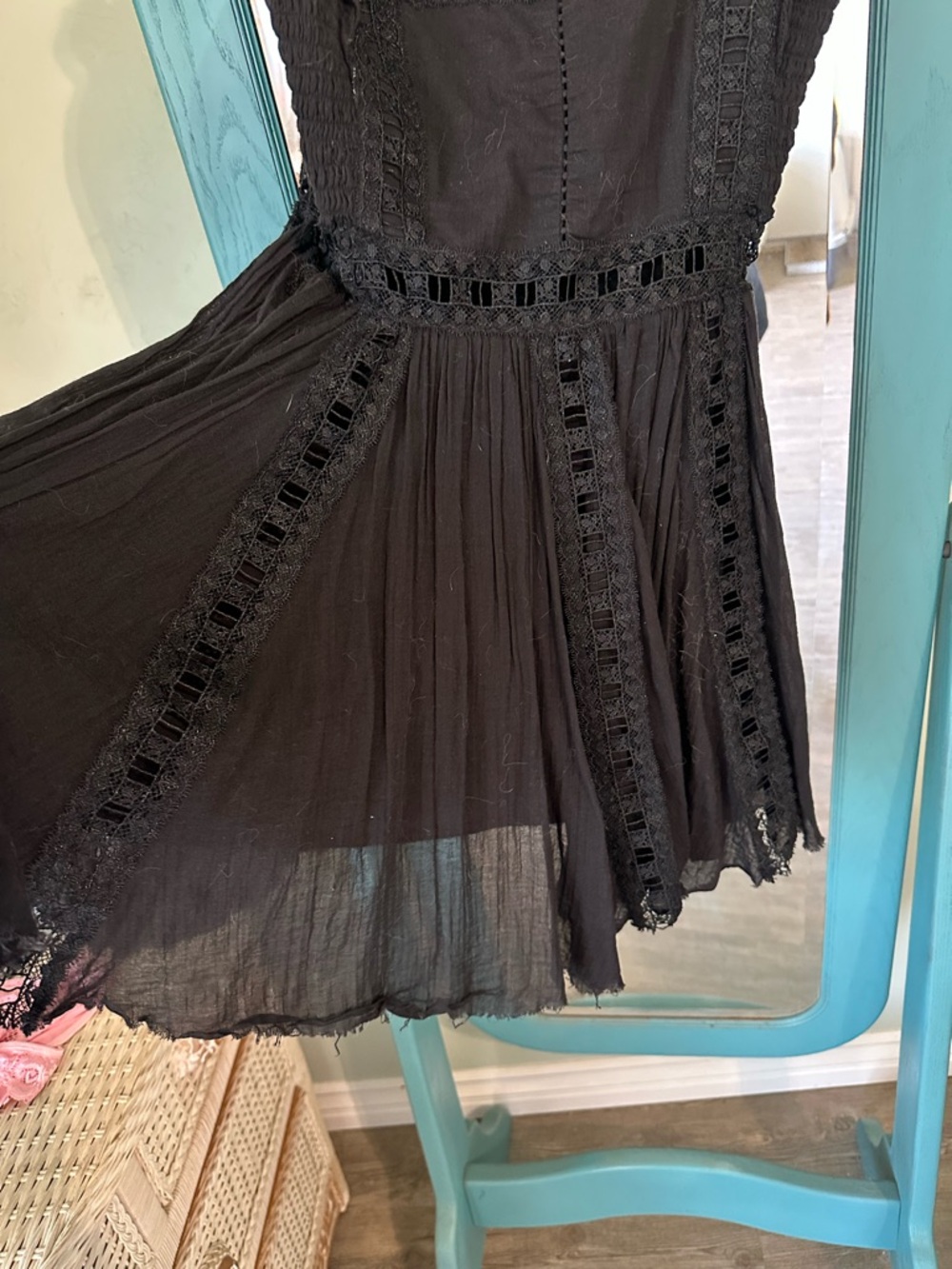 Elegant Black Lace Trim Midi Dress - Women - Picture 4 of 7